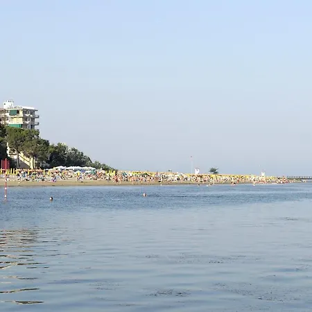 Tanit Hotel 3*